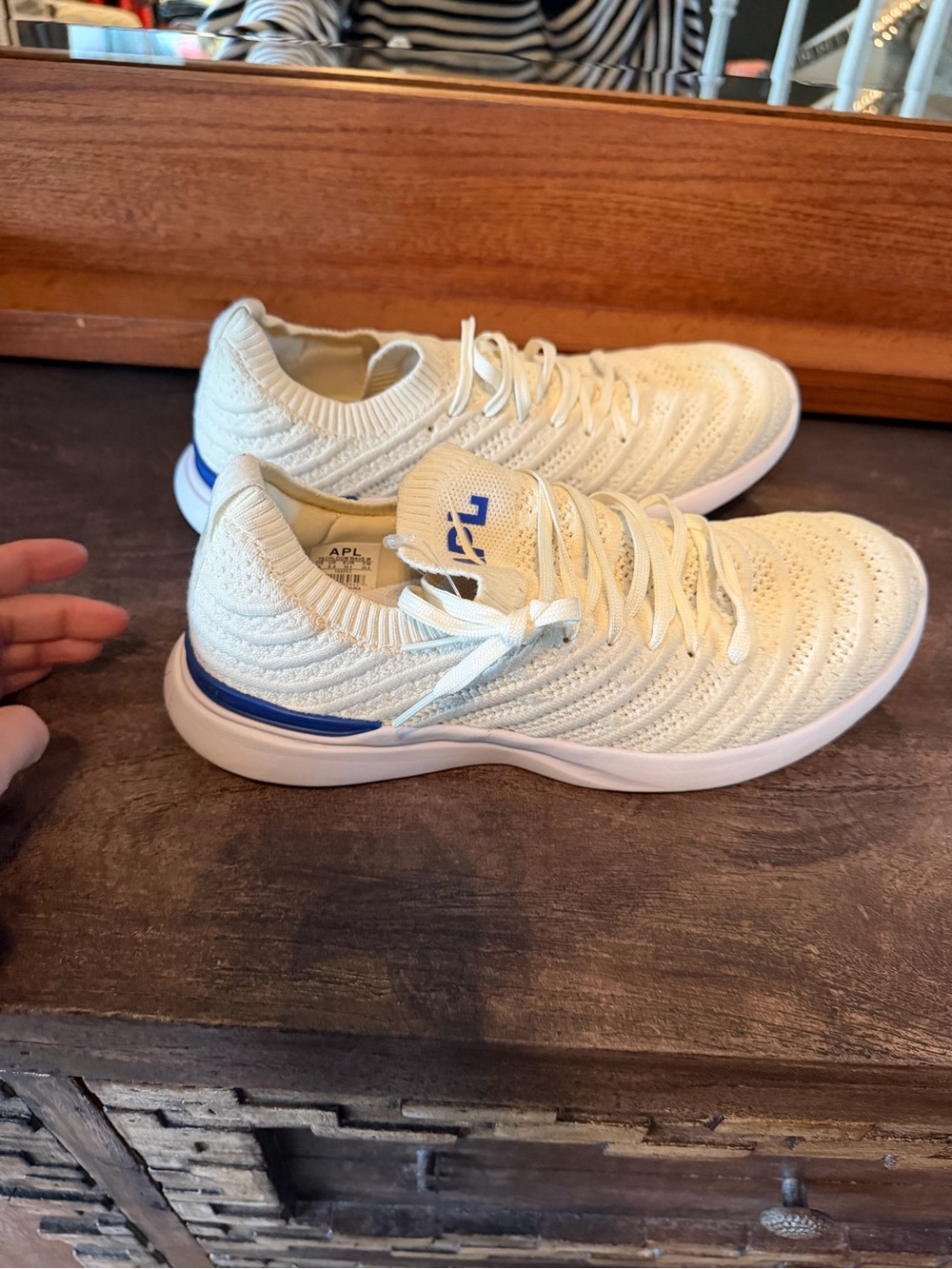 APL TechLoom Sneakers White Blue Trim Women’s Size 8 - Picture 6 of 9